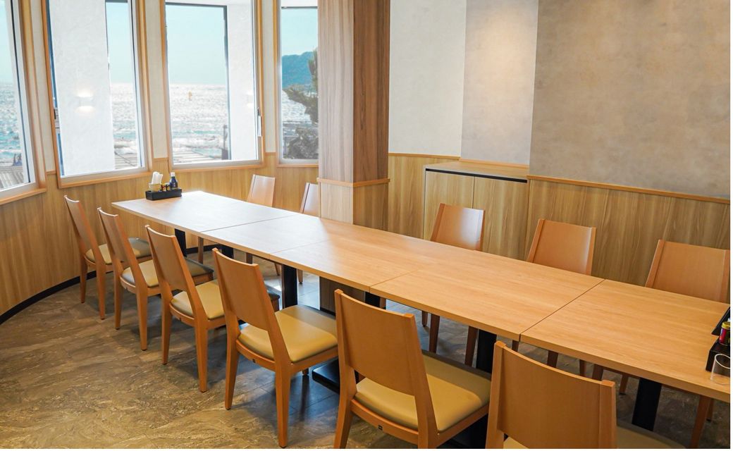 窓も大きく、いろんな角度から風景が楽しめる（写真：大戸屋）