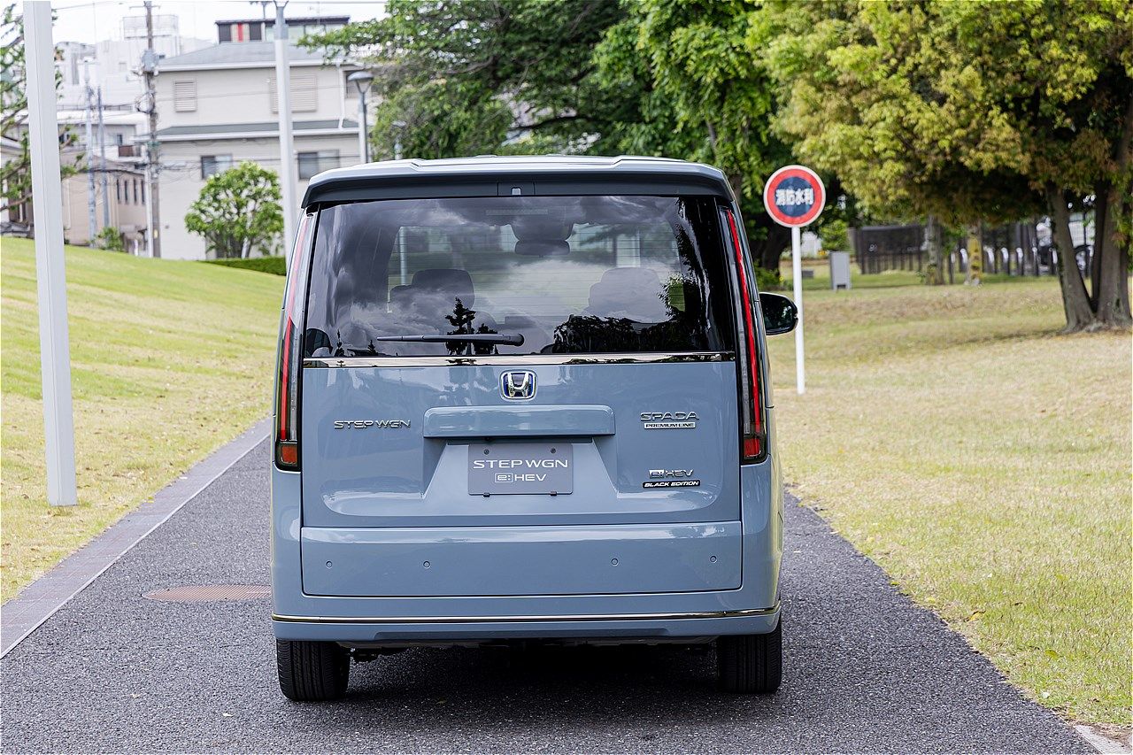 ホンダ「ステップワゴン e：HEV スパーダ  プレミアムライン ブラック エディション」（写真：三木 宏章）