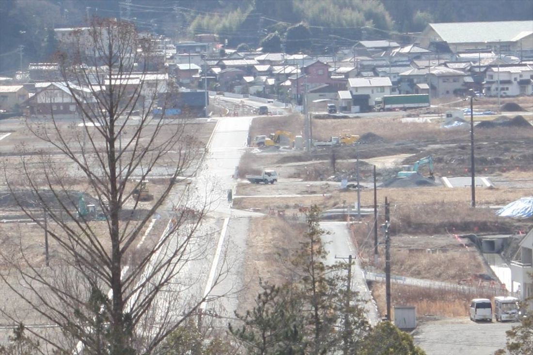 山東―船明間：2016年2月の船明地区。奥の築堤も撤去されて佐久間線の遺構は跡形もなくなった（筆者撮影）
