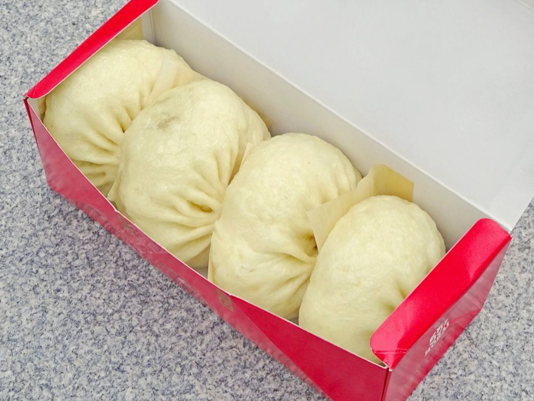 渦中の食となった、551蓬莱の豚まん （写真：STUDIO EST／PIXTA）