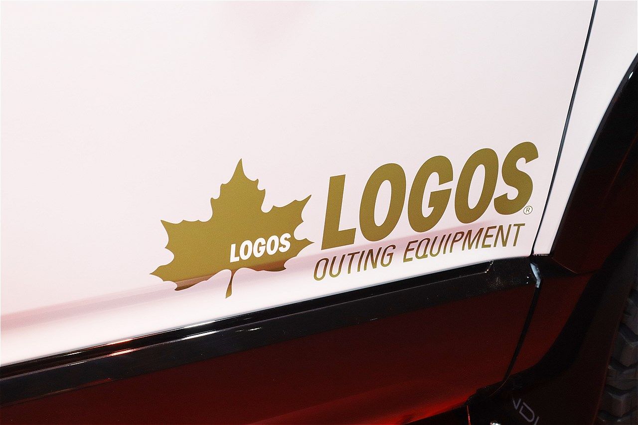 三菱の新型「デリカD:5」をベースにしたキャンピングカー「デリカD:5アクティブキャンパー ロゴス・エディション」（写真：筆者撮影）