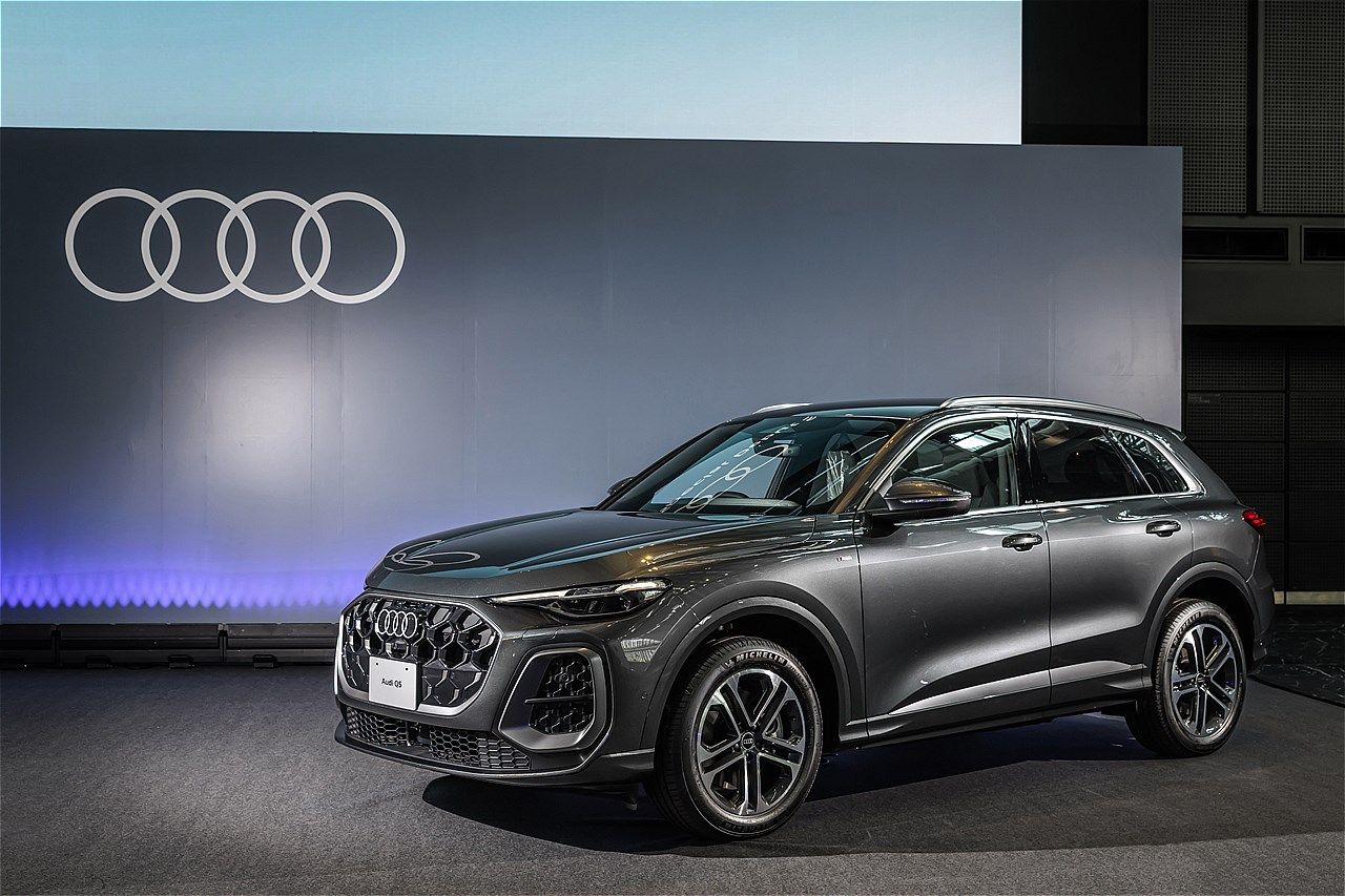 アウディの新型「Q5/Q5スポーツバック」（写真：アウディ ジャパン）