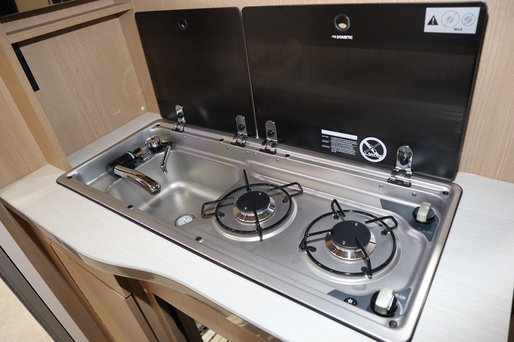 トヨタ「カムロード」をベースにした先代モデルの「コルド リーブス」（写真：筆者撮影）