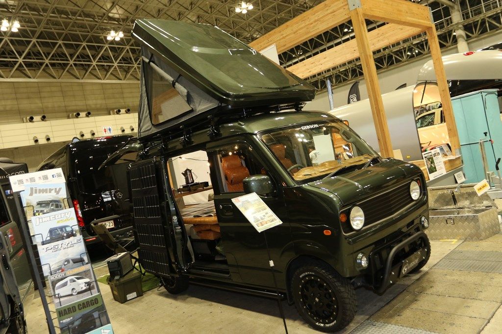 アソモビ2022 in Makuhari出展車両。ギブソンのエブリイMAXフェイスキットを装着したTスタイルオートセールスのエブリイ（筆者撮影）