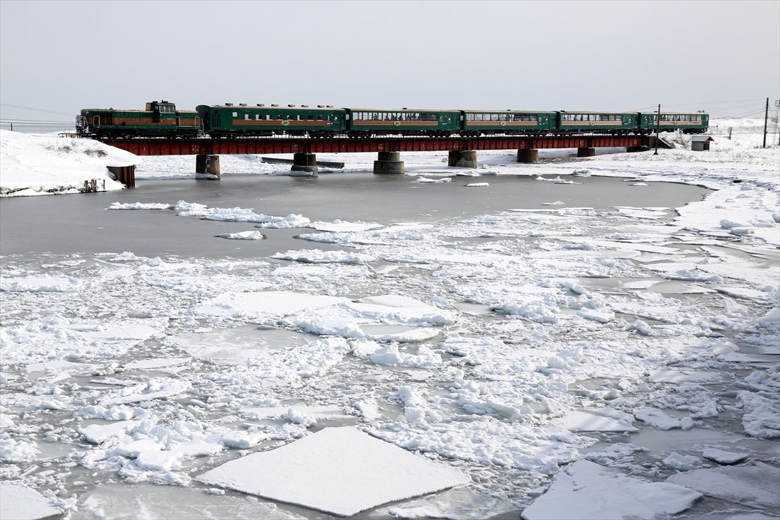 「流氷ノロッコ号」として走る「くしろ湿原ノロッコ号」の編成（撮影：南正時）