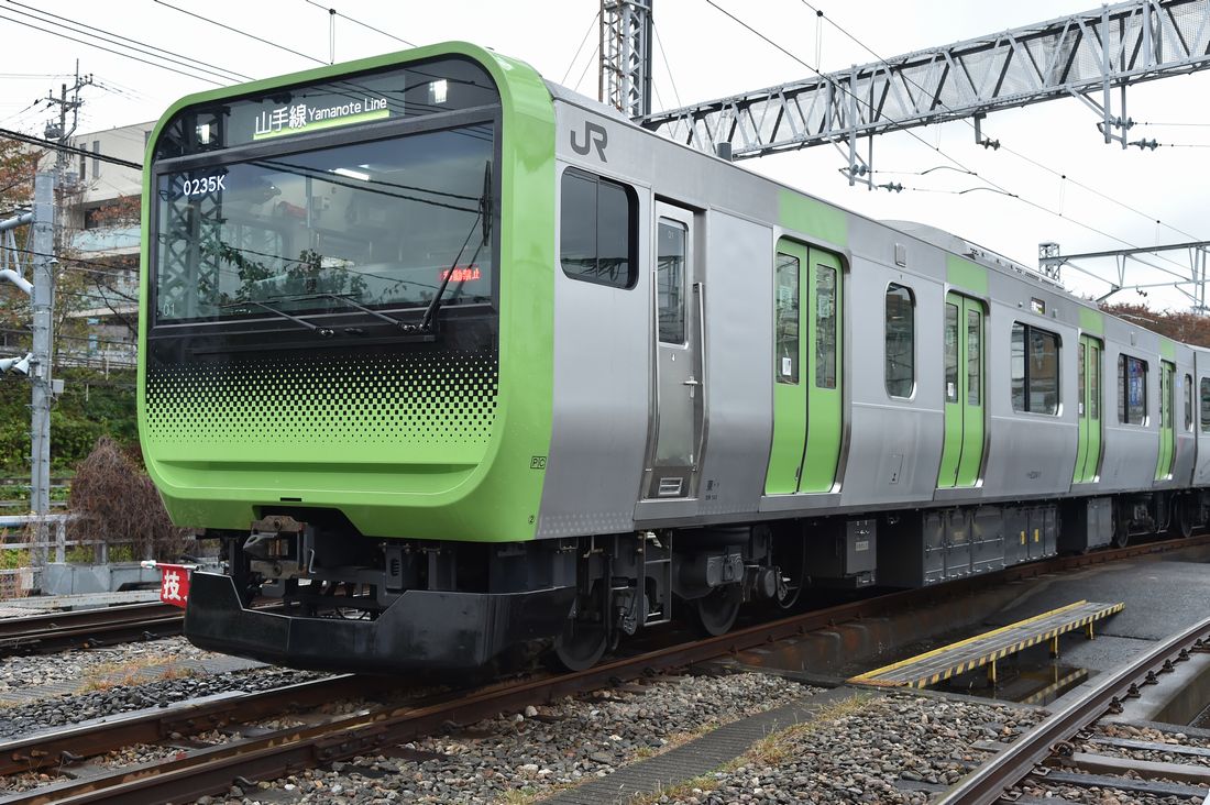JR東日本のE235系（撮影：風間仁一郎）