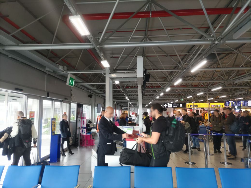 ラインエアーの搭乗口（筆者撮影）