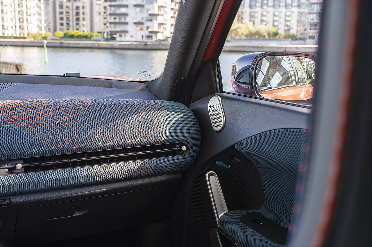 ミニ新型EV「エースマン」のデザインについて（写真：MINI）