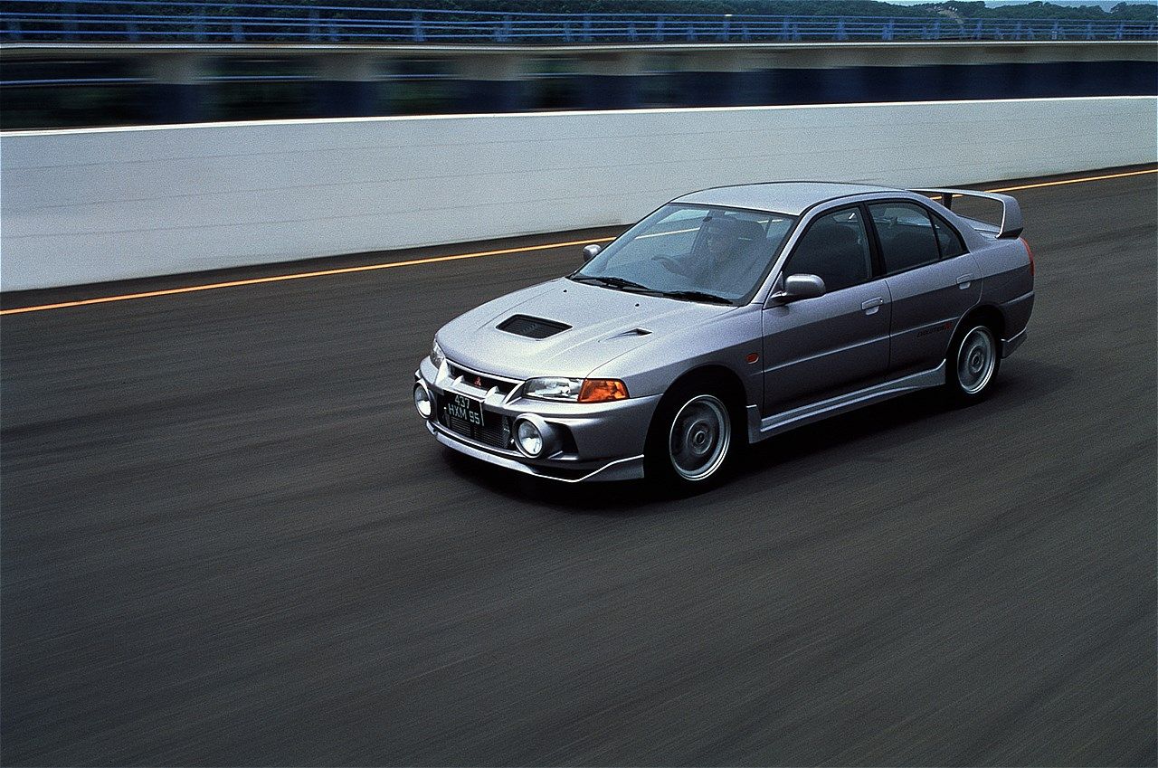 三菱「ランサーエボリューションⅣ」（写真：三菱自動車）