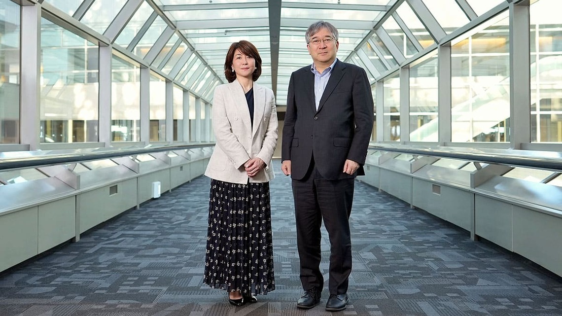 左から管理部 人事管理課長 兼 人材開拓推進室長 西田 加寿美 氏 常務執行役員 企画本部長 岡田 時之 氏