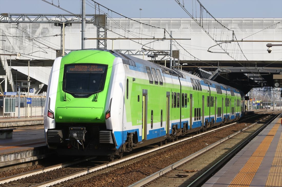 日立製の2階建て電車「カラヴァッジョ」はイタリア全土で活躍している（撮影：橋爪智之）