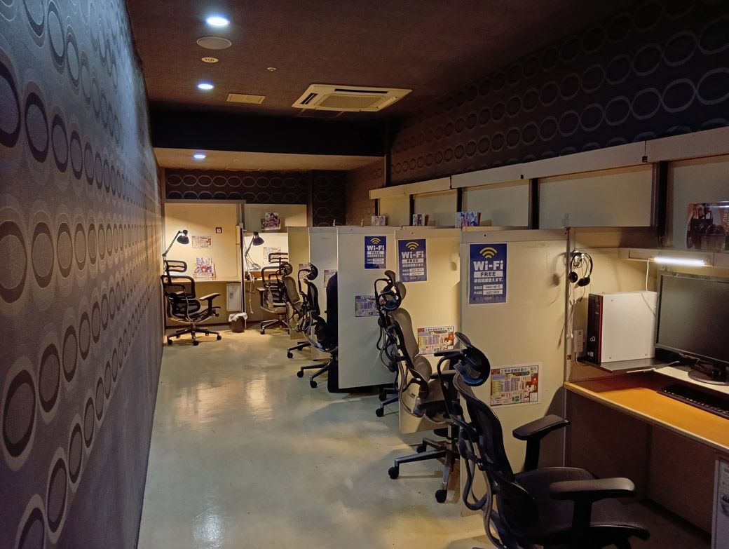 オープン席（筆者撮影）