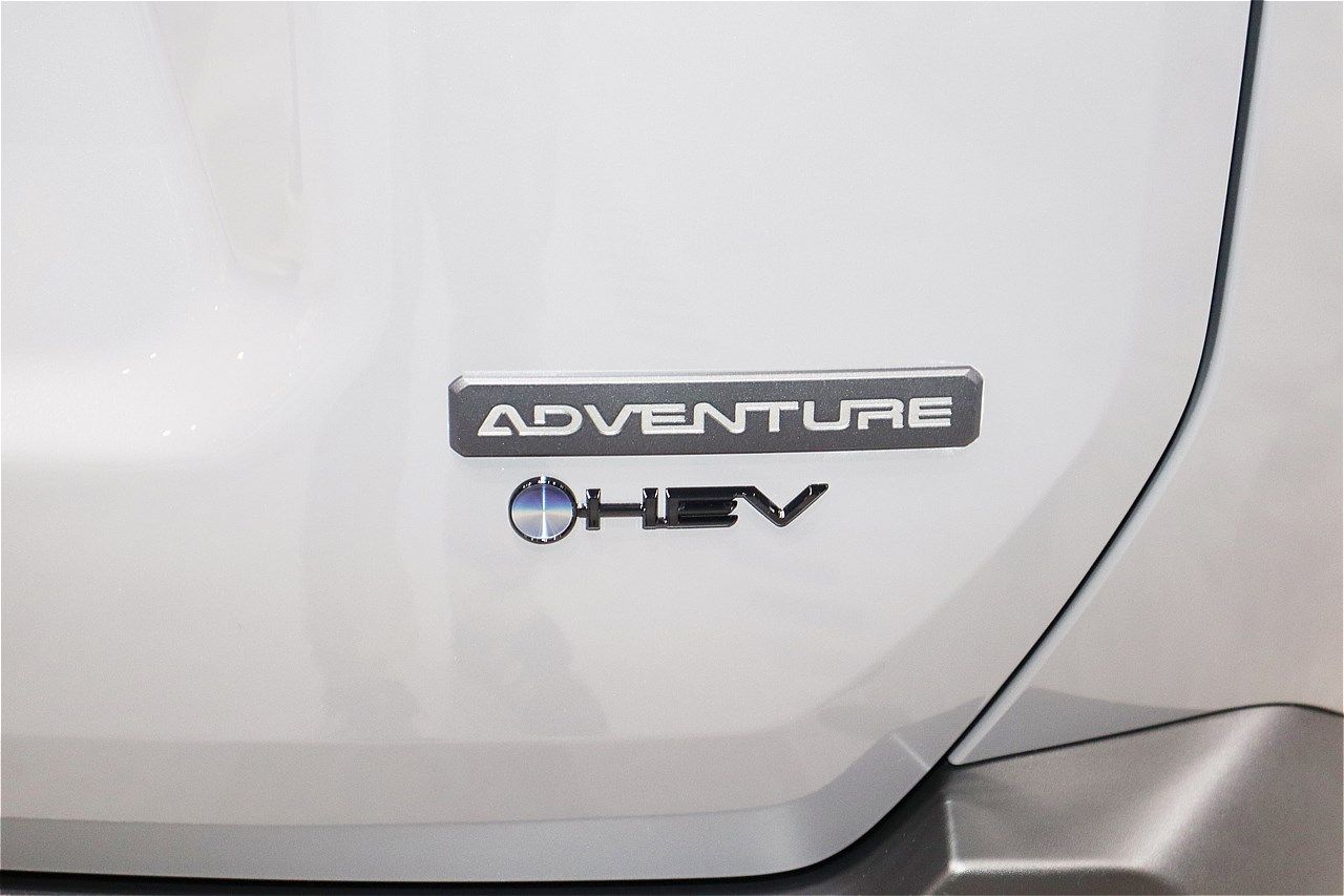ジャパンモビリティショー2025に展示されたトヨタの新型「RAV4アドベンチャー」（筆者撮影）
