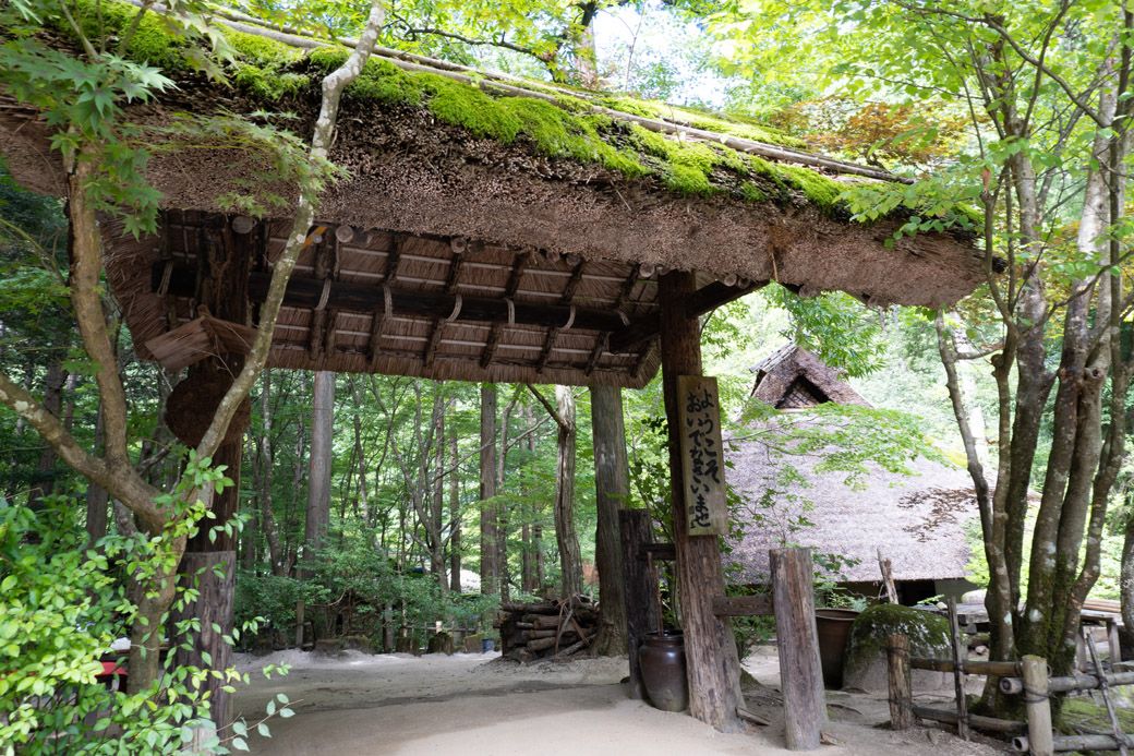 門に入ると、タイムトリップしたかのような錯覚に（筆者撮影）