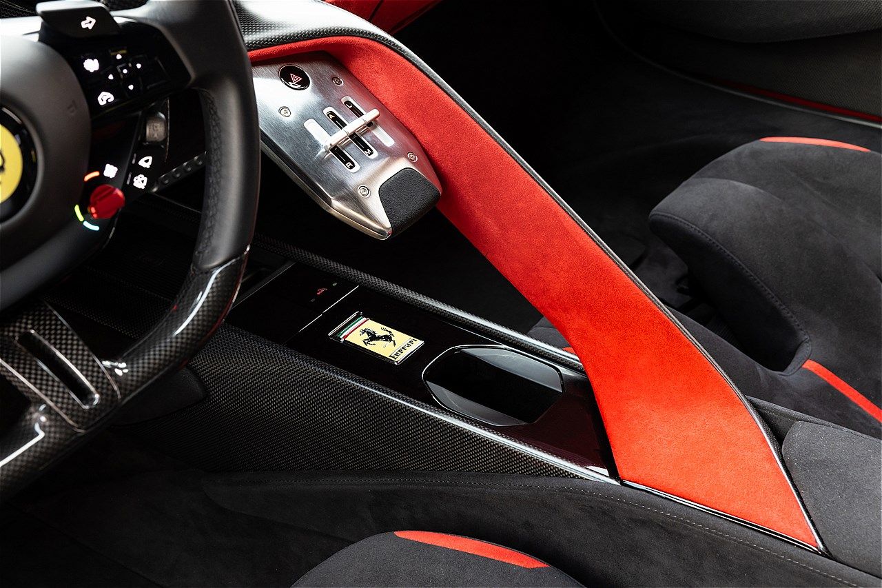 フェラーリの新型車「849テスタロッサ」（写真：Ferrari Japan）