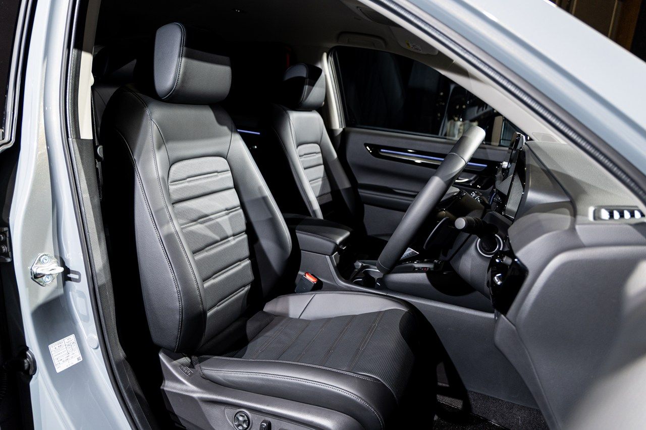 ホンダ新型「CR-V e:HEV」（写真：三木 宏章）