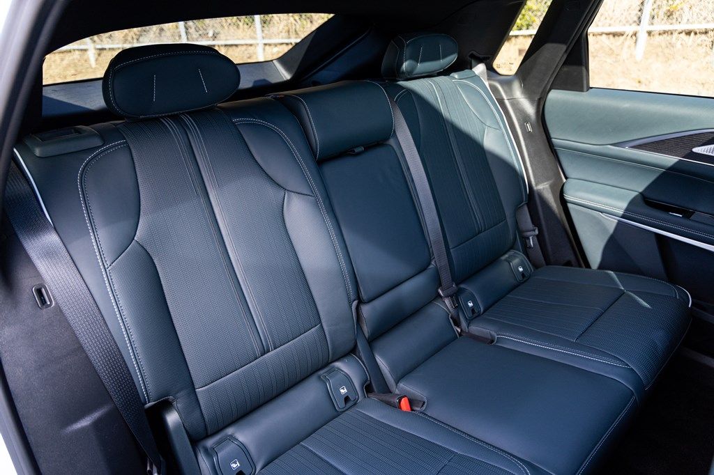 キャデラック「リリック スポーツ」（写真：三木 宏章）