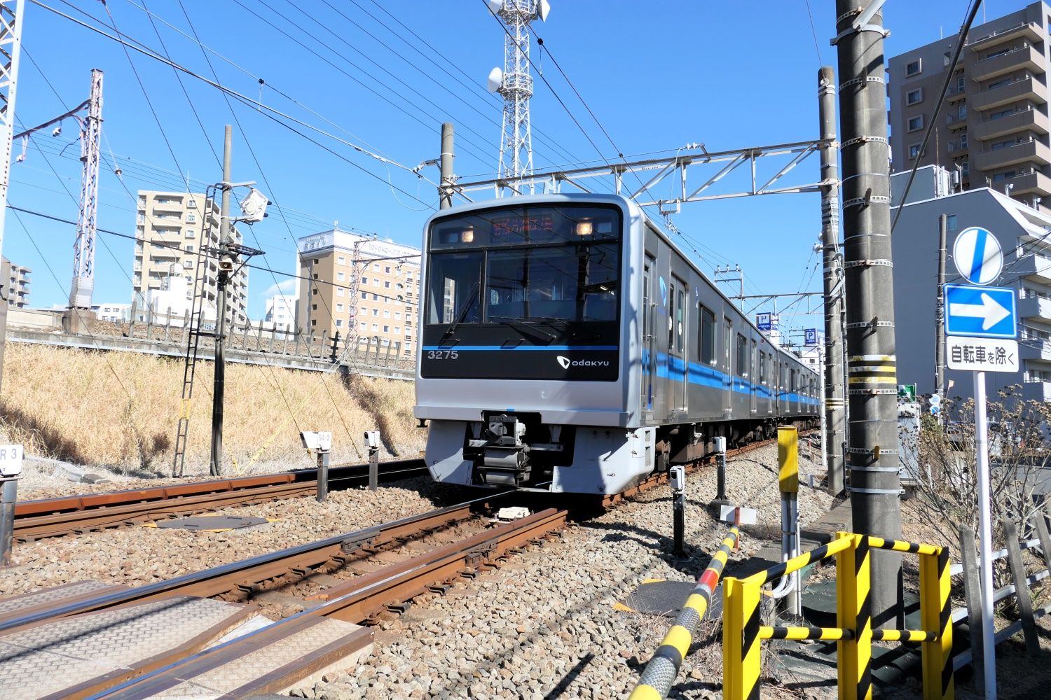 藤沢駅を発車した相模大野方面の電車