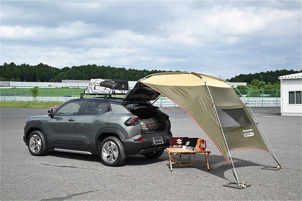 スズキの新型「eビターラ プロトタイプ」（写真：スズキ）