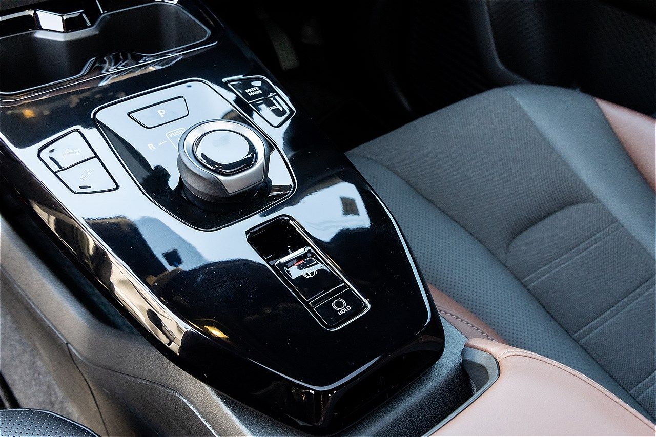 スズキの新型BEV「eビターラ」（写真：三木 宏章）