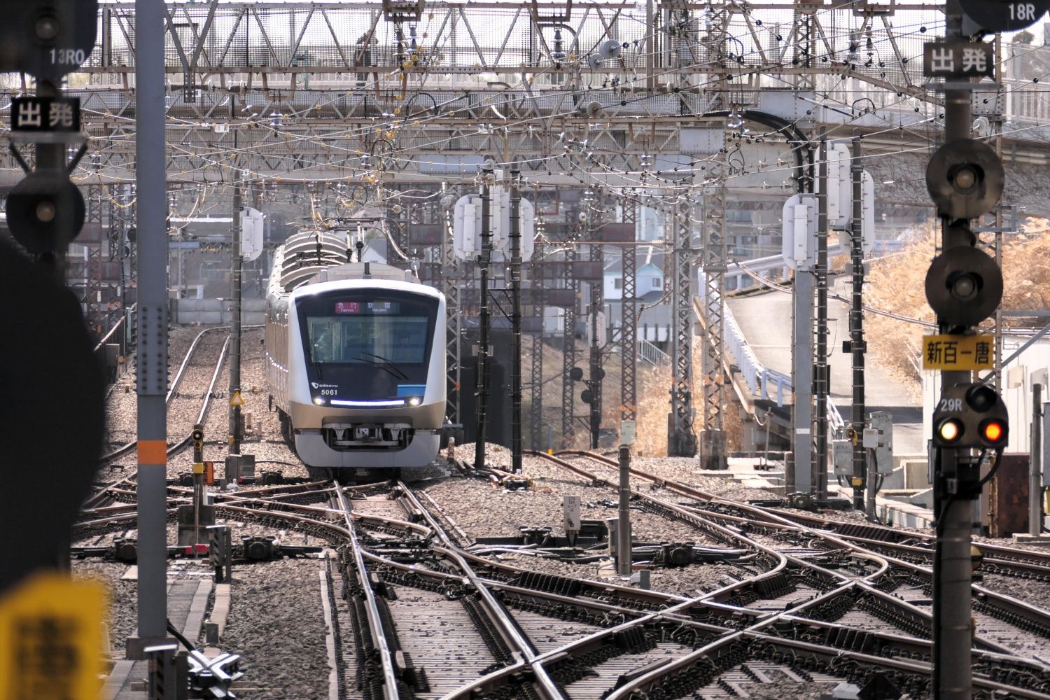 急行は多摩線の各駅に停車する（記者撮影）
