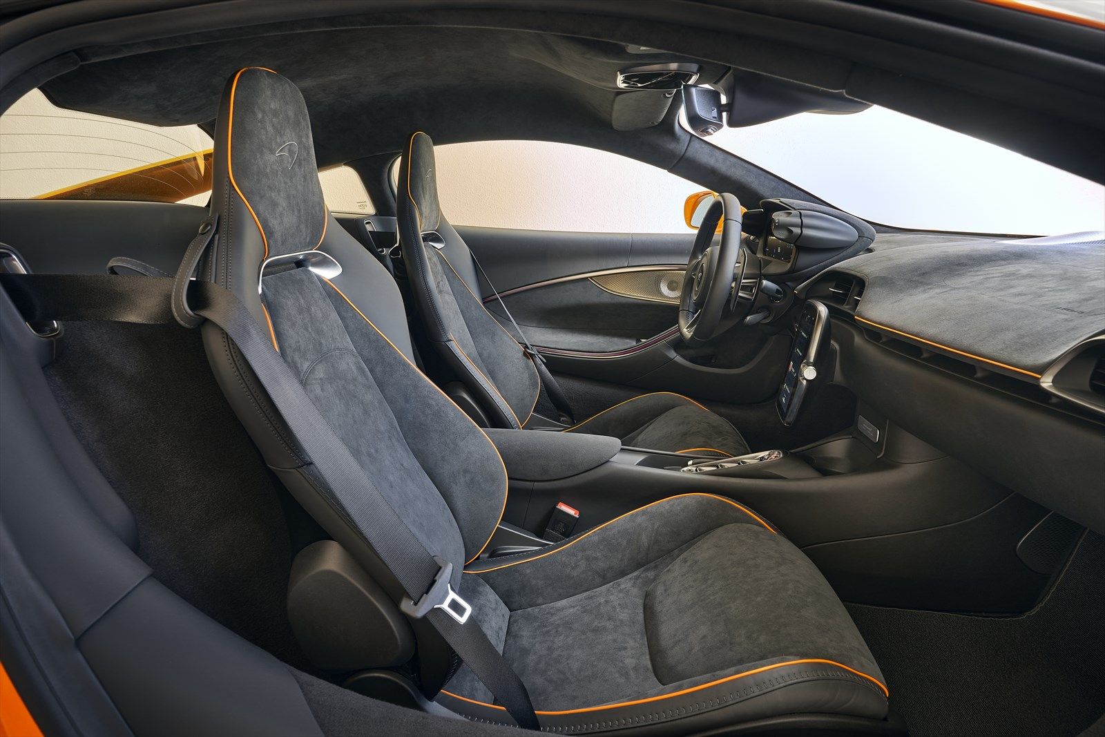 マクラーレン アルトゥーラ（写真：McLaren Automotive）