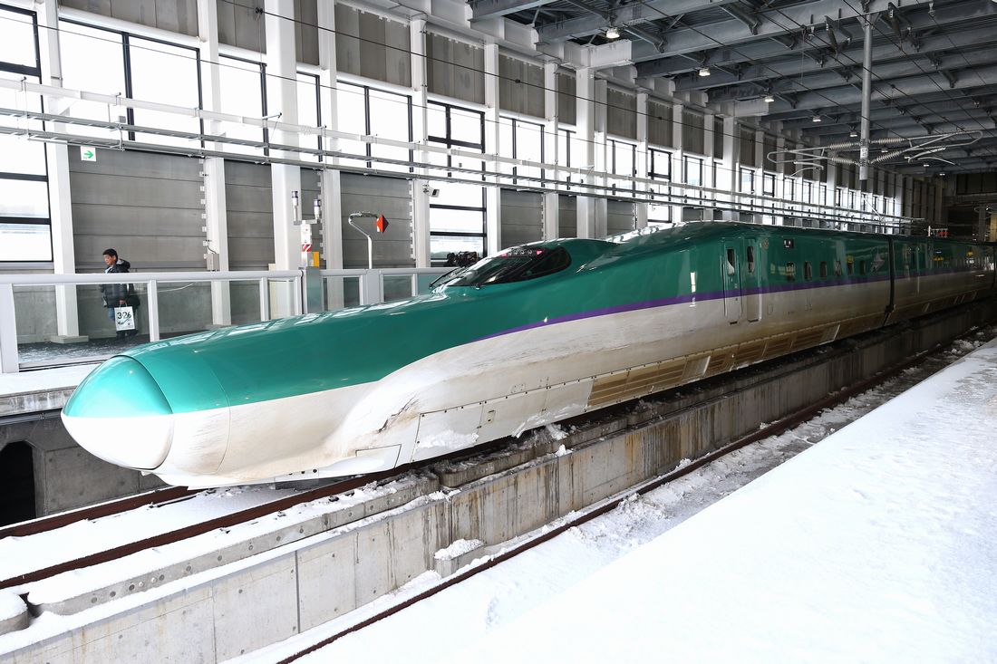 2016年3月に新青森―新函館北斗間が開業した北海道新幹線。開業直前の様子（撮影：尾形文繁）