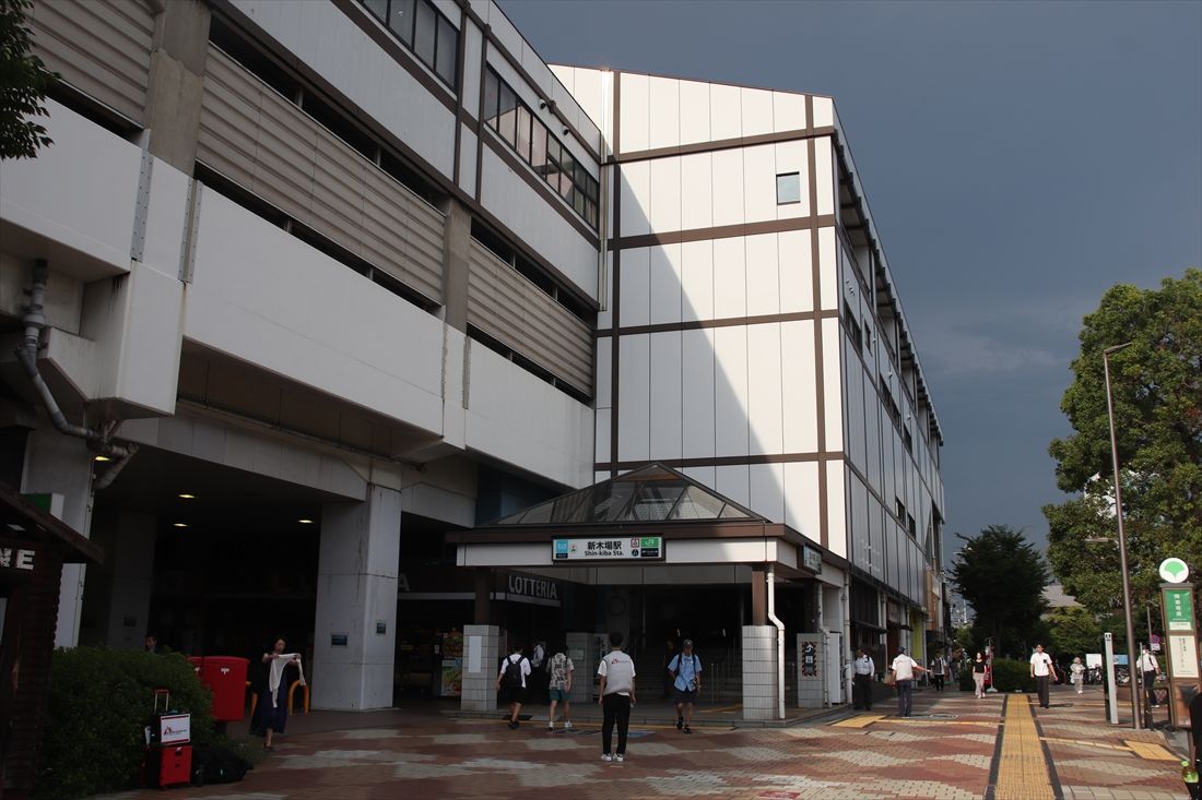 JR京葉線・東京メトロ有楽町線の新木場駅。ここまでLRTが整備されるのはいつのことになるだろうか（筆者撮影）