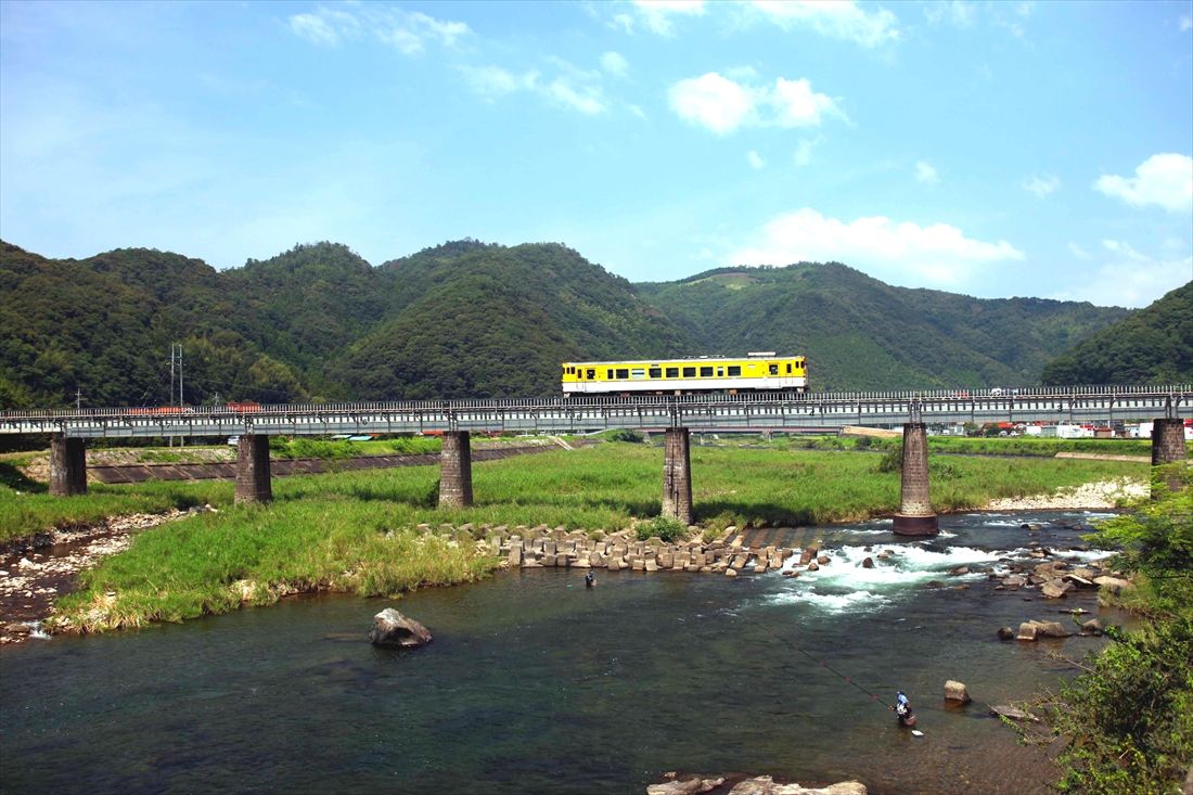 山口線を単行で走るキハ40形（撮影：南正時）