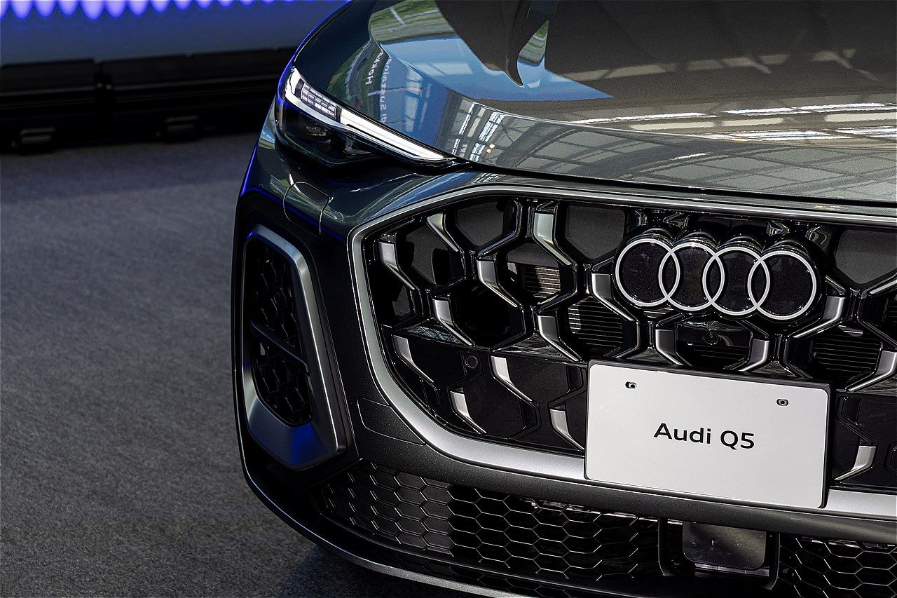 アウディの新型「Q5/Q5スポーツバック」（写真：三木 宏章）