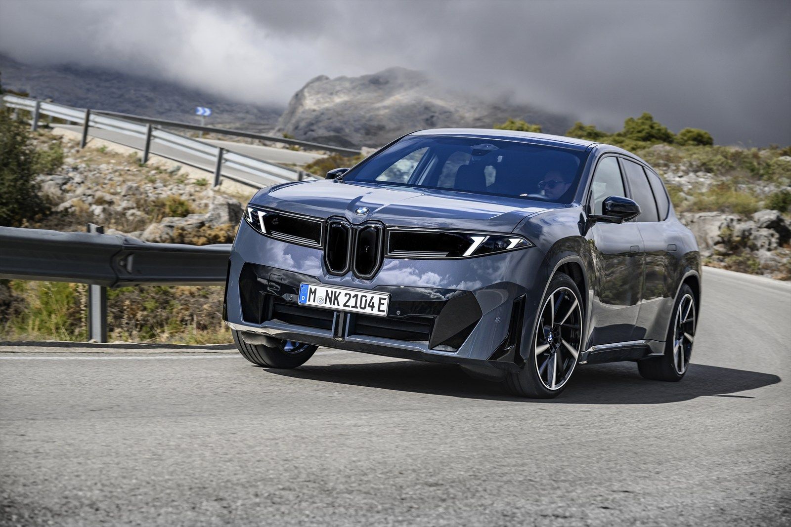 BMW iX3（写真：BMW）