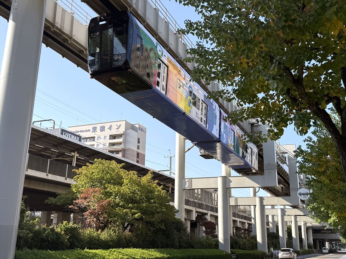 「アーバン・フライヤー」のニックネームのある0形車両。環境性能の高いVVVF車だ（筆者撮影）