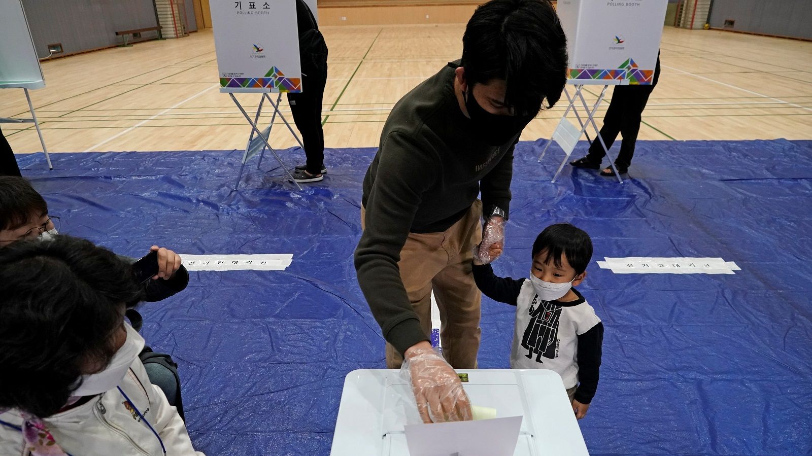 コロナ禍を追い風に与党が圧勝した韓国総選挙 対日改善は期待薄､南北関係で進展できるか | コロナ戦争を読み解く | 東洋経済オンライン