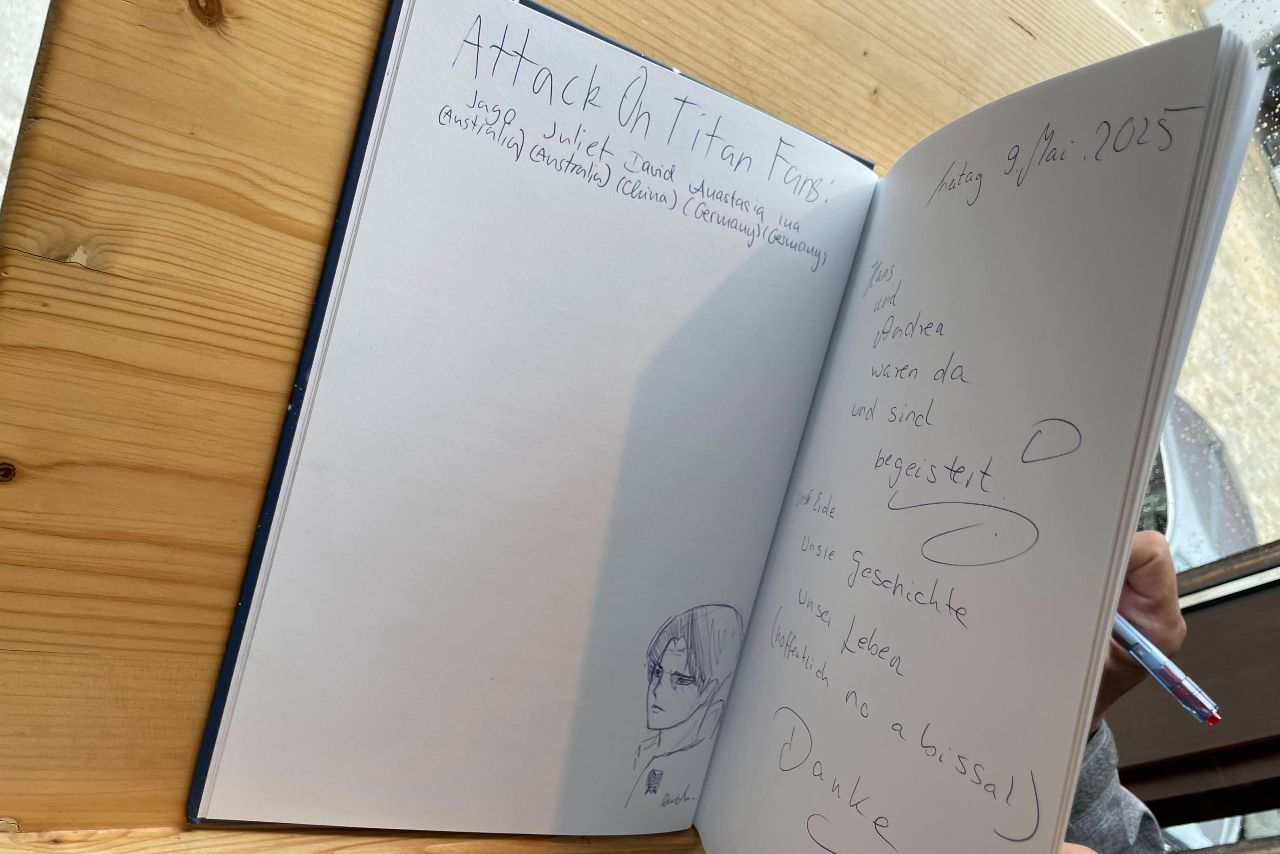 これはリースクレーター博物館にあったゲストブック。ここにも作品関連の書き込みが見られた（写真：筆者撮影）