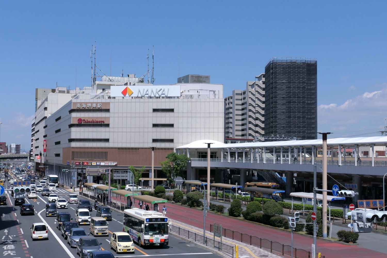 現在の堺東駅前（記者撮影）