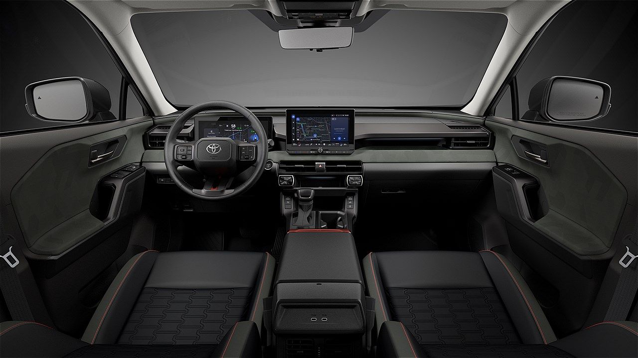トヨタ新型「RAV4 ADVENTURE（プロトタイプ）」（写真：トヨタ自動車）