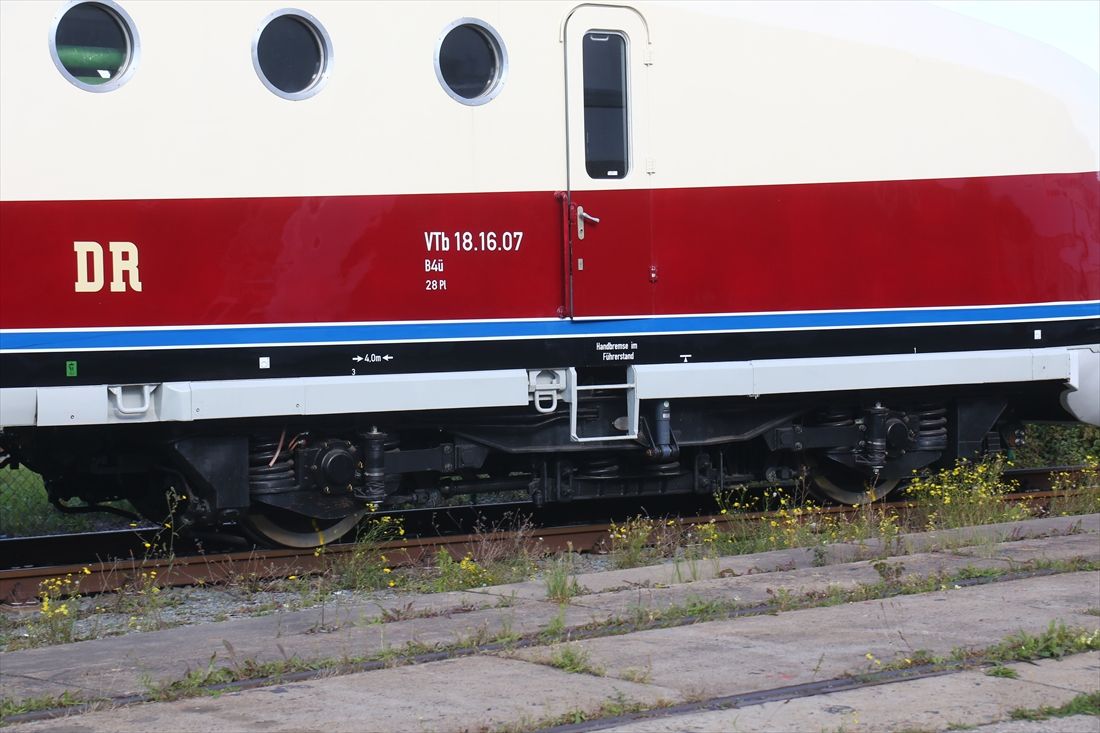 軸距離4200mmという大きな動力台車（撮影：橋爪智之）