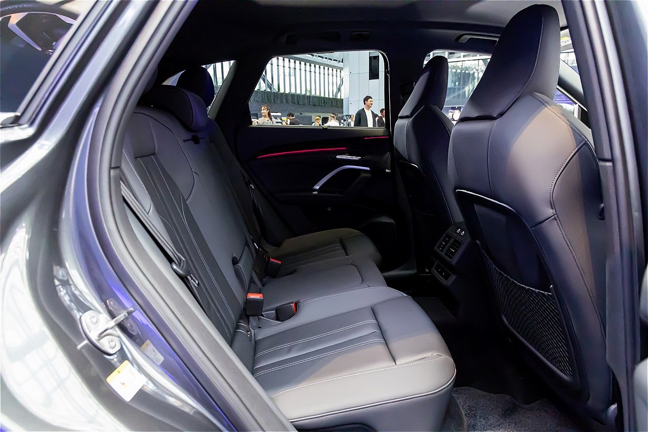 アウディの新型「Q5/Q5スポーツバック」（写真：三木 宏章）