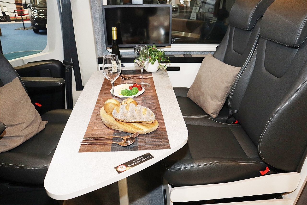 ジャパンキャンピングカーショー2026でトイファクトリーが発表した新型「ダヴィンチ6.0」（写真：筆者撮影）