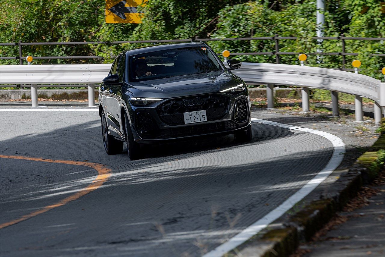 アウディの新型「SQ5スポーツバック」（写真：三木 宏章）