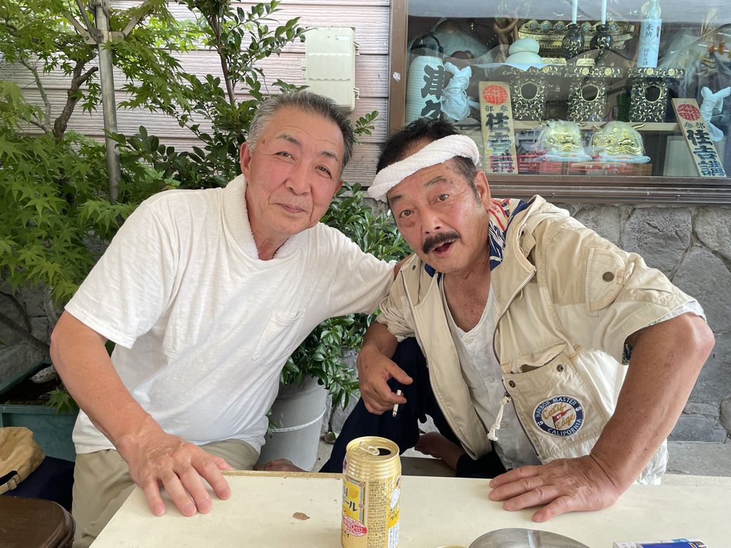 世話人の千葉修二さん（左）と田中修さん（筆者撮影）