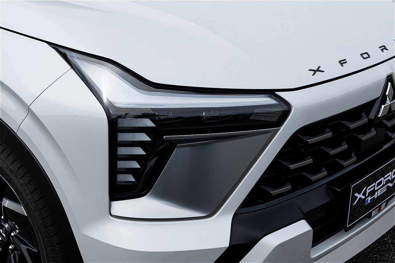 三菱の新型SUV「エクスフォースHEV」（筆者撮影）