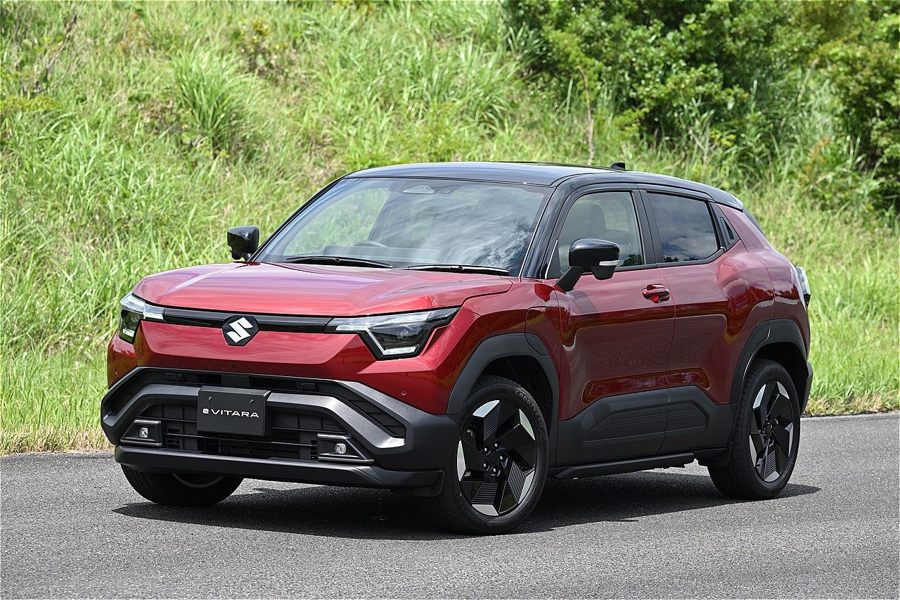 スズキの新型「eビターラ プロトタイプ」（写真：スズキ）