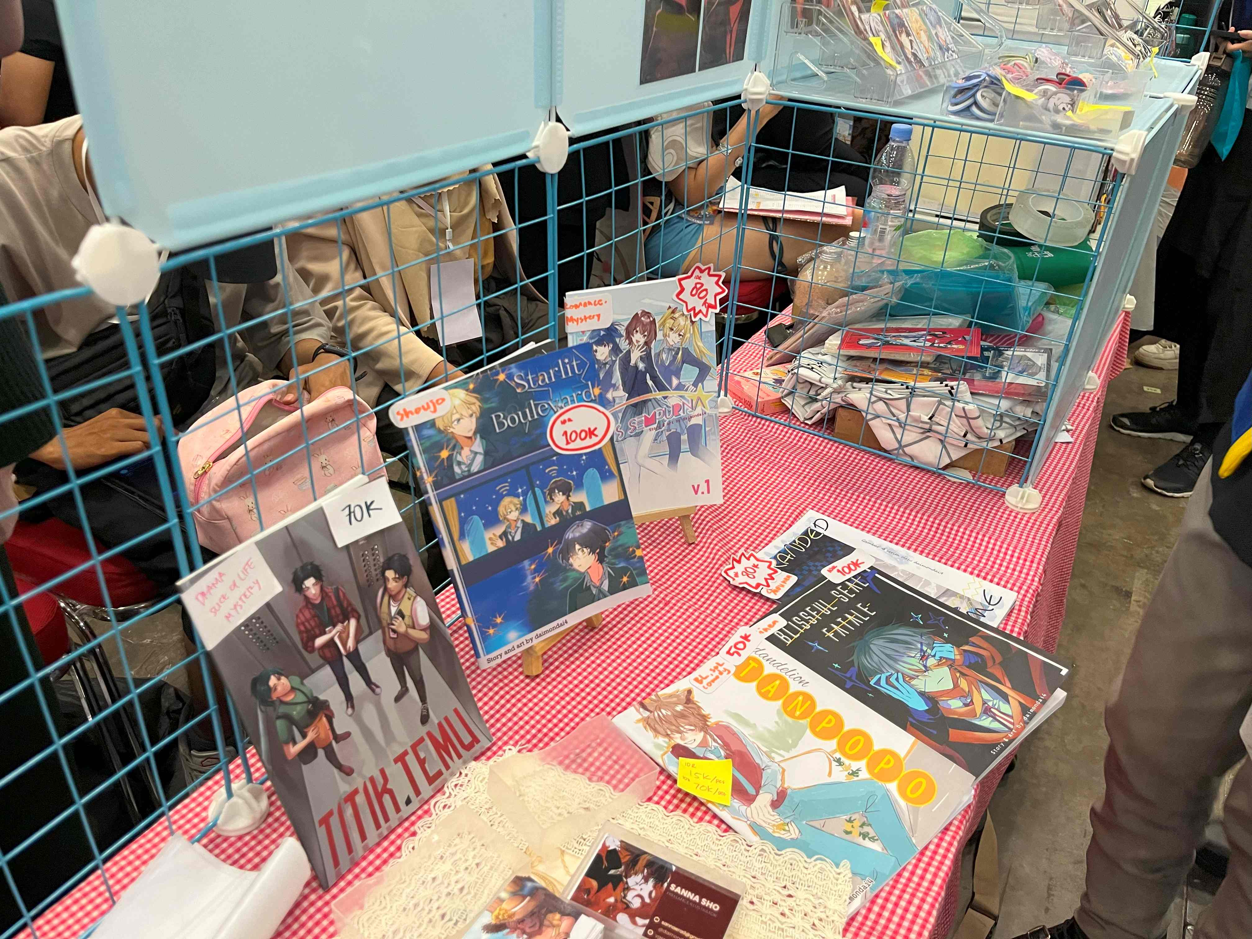 ジャンル表記は日本と異なり個性的。ここでは「少年」「少女」「BL」などジャンルを明示。