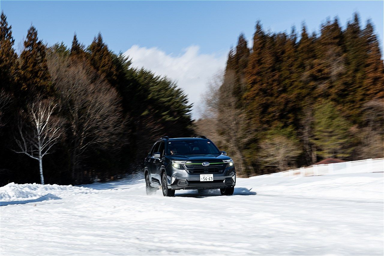 スバル「フォレスター」雪上試乗会の様子（写真：三木 宏章）