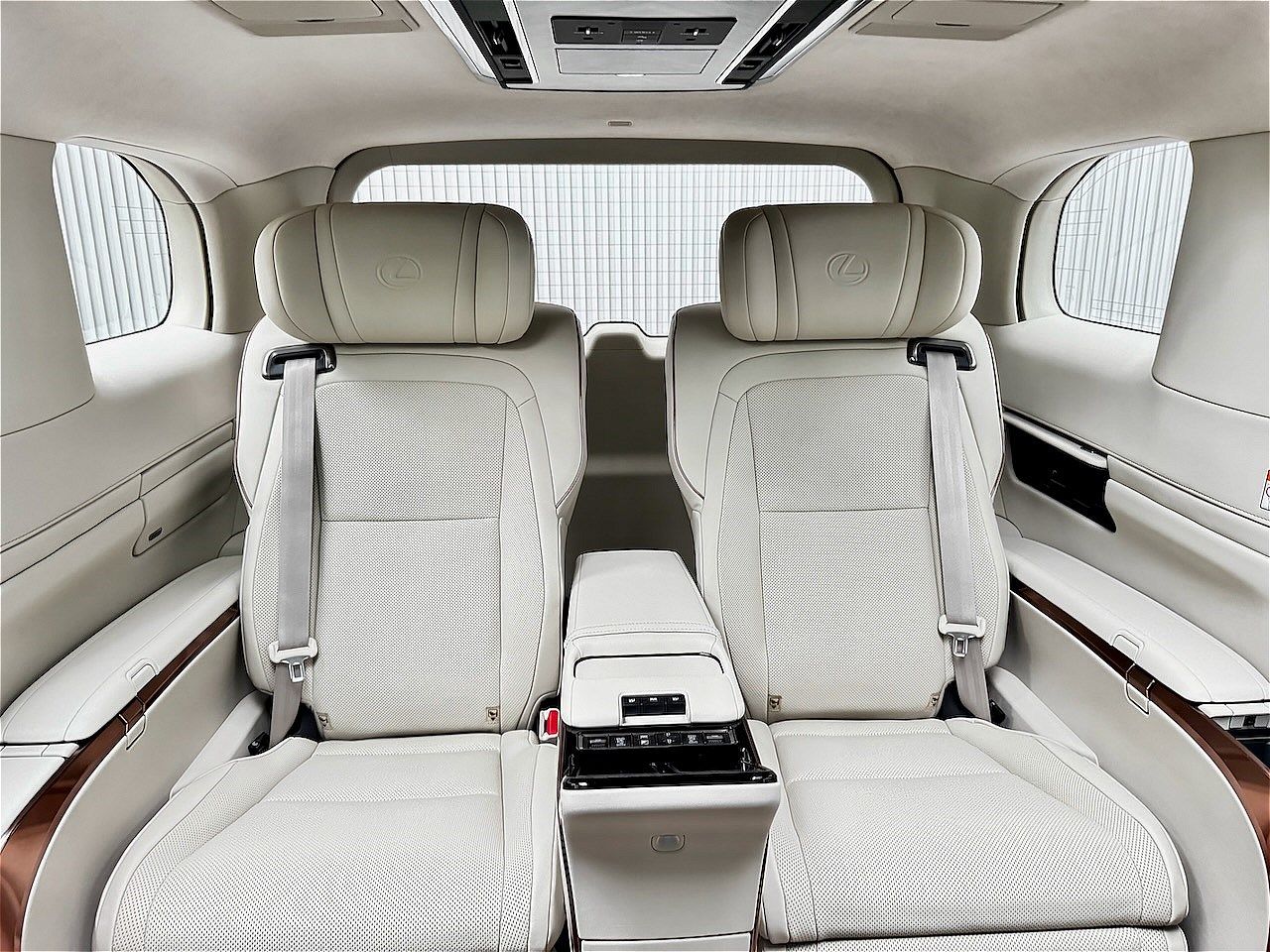 2025年8月1日に一部改良版が発売されたレクサス「LM」（筆者撮影）