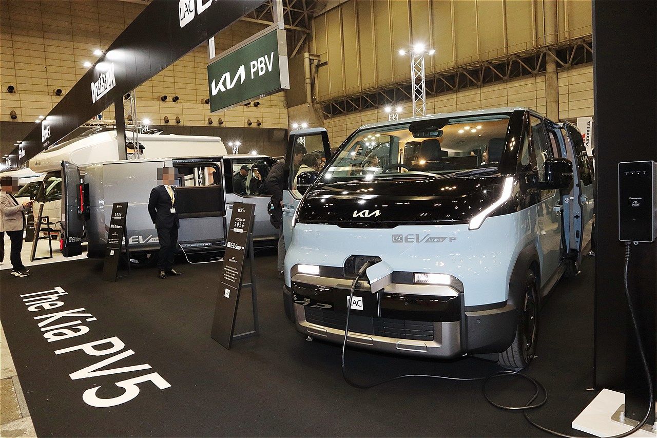 LACホールディングスのBEVキャンピングカー「LAC EVキャンパーP」（写真：筆者撮影）