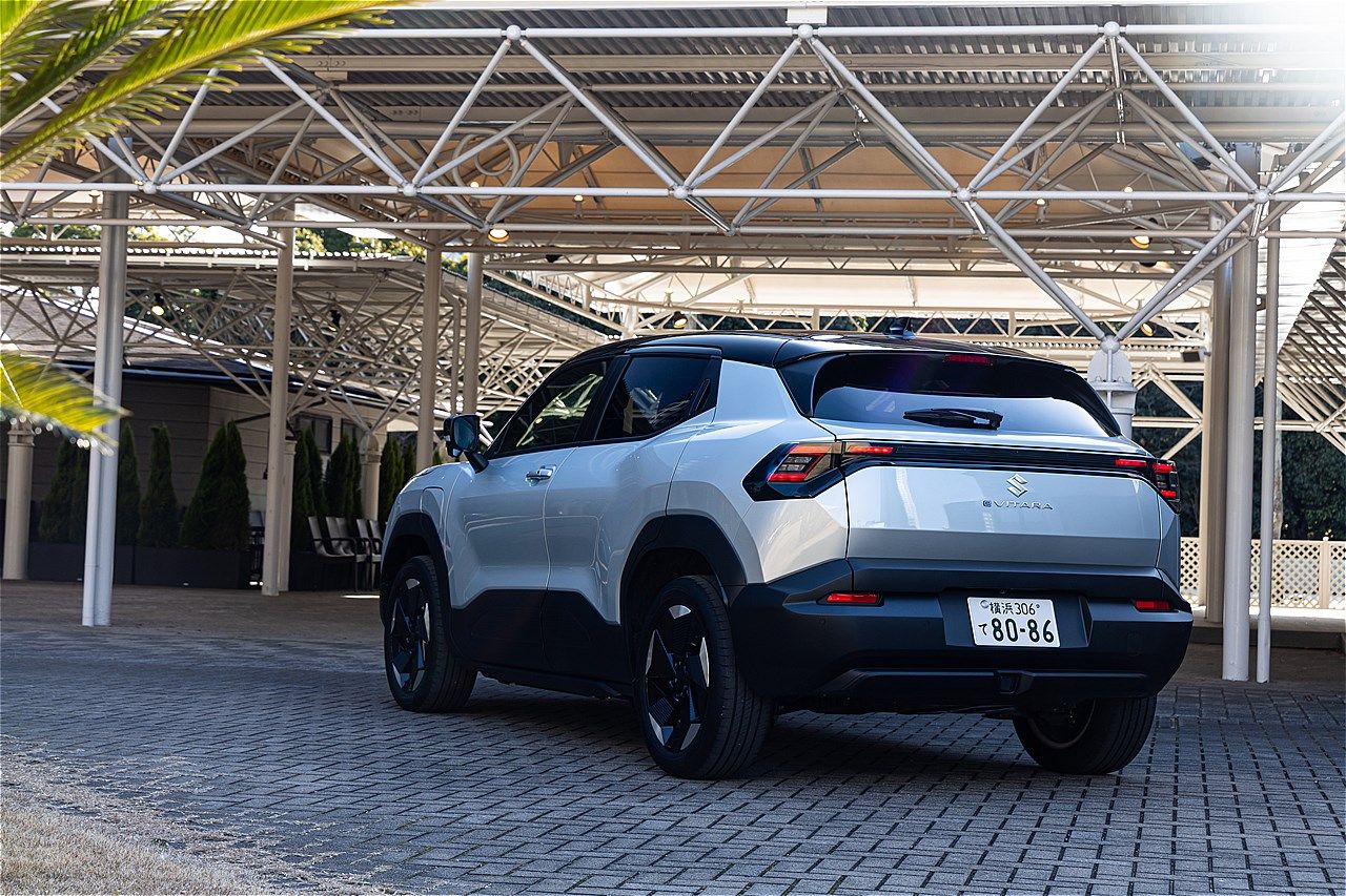 スズキの新型BEV「eビターラ」（写真：三木 宏章）