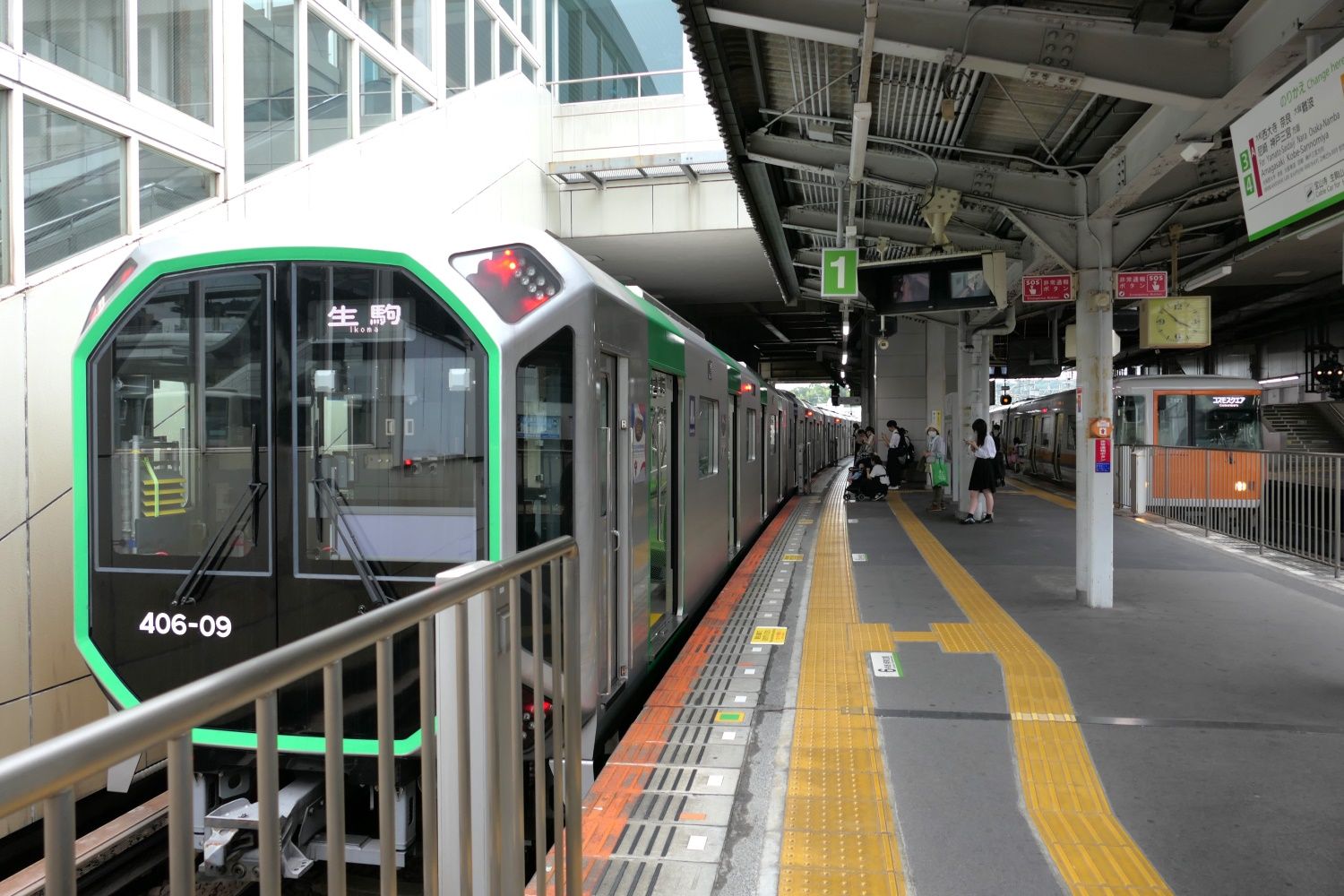けいはんな線には相互直通運転をする大阪メトロ中央線の車両も（記者撮影）
