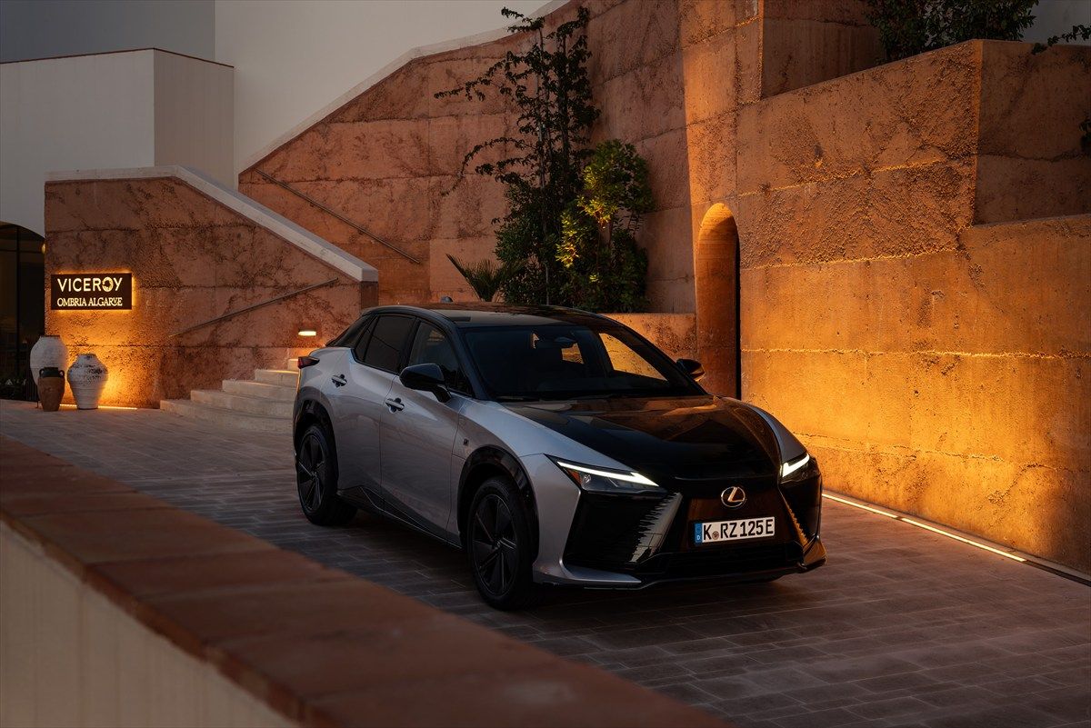 レクサスRZ（写真：Lexus International）
